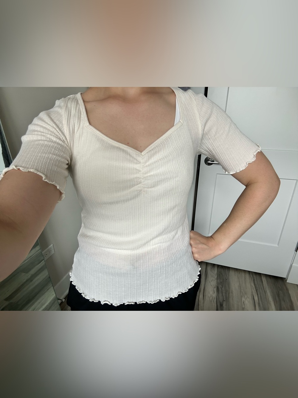 Women’s GAP Cream Ribbed V-Neck Short Sleeve Top